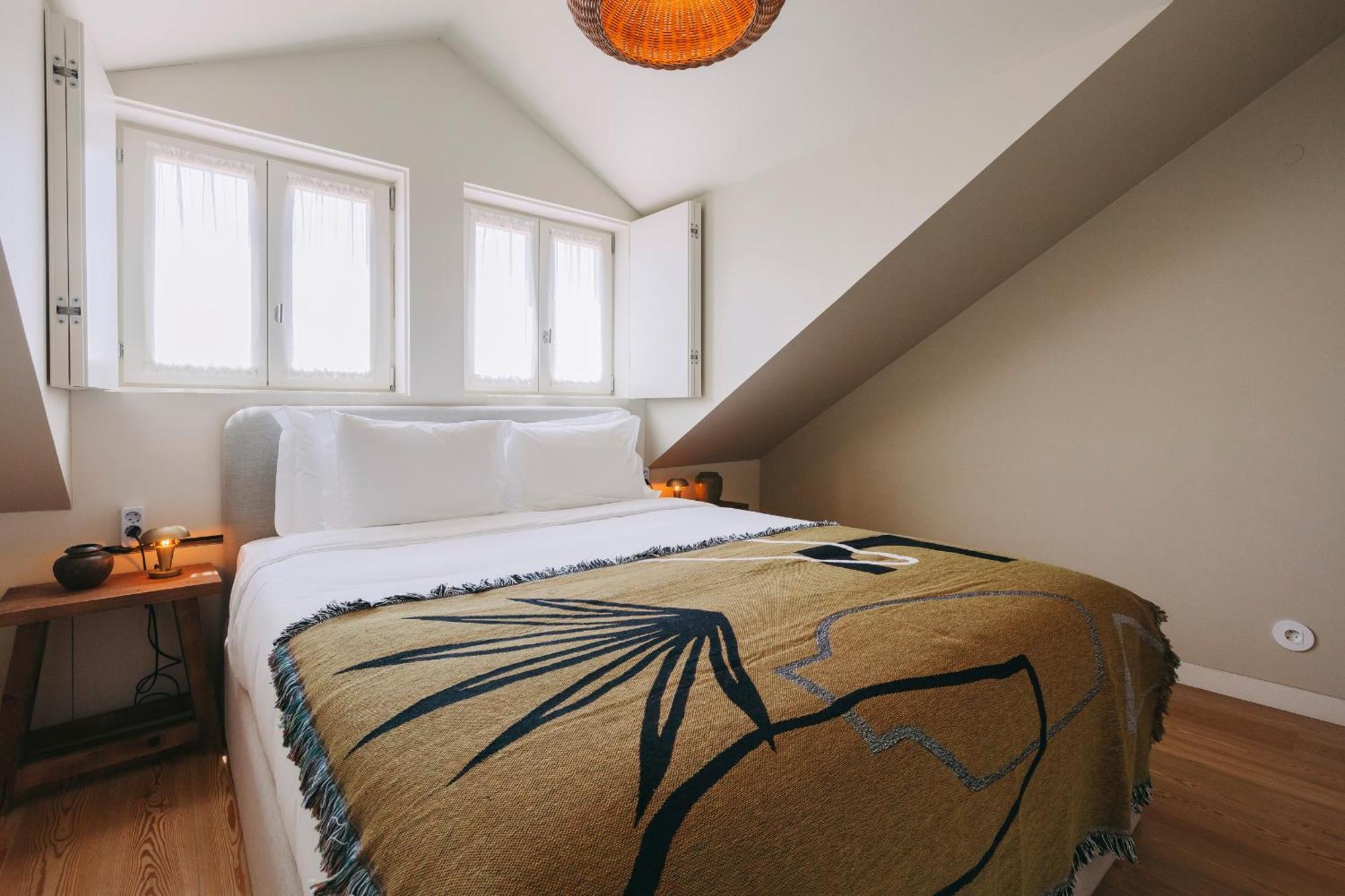 Village Aparthotel By Boa OOporto Habitación foto A bed with a throw